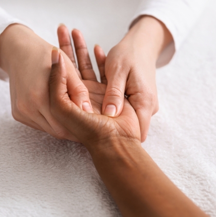 Rejuvenecimiento de manos, cuello o escote